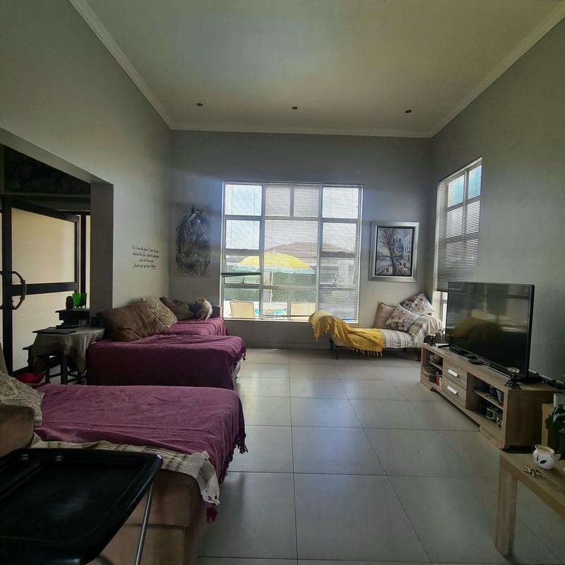 3 Bedroom Property for Sale in Eikenbosch Western Cape